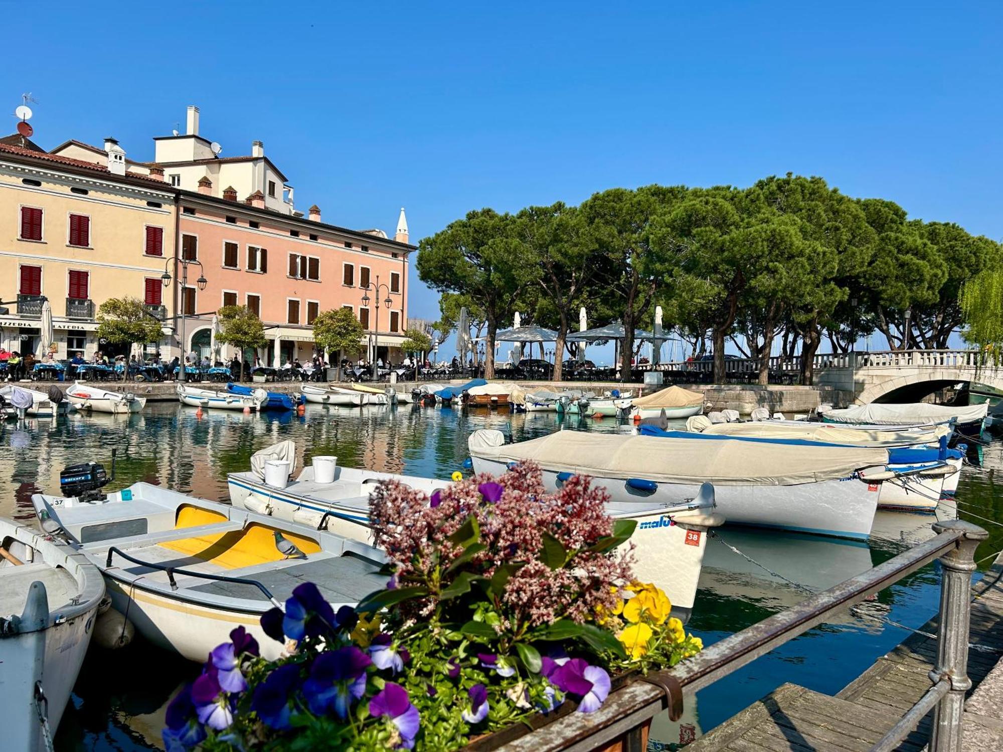 Gold Garda Desenzano Desenzano del Garda Exterior foto